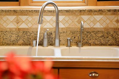 Two kitchen sinks! Both with great fixtures!