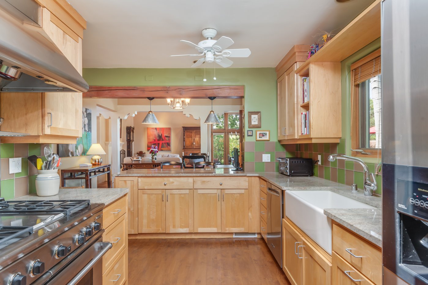 Cooking with Color: 5 Homes with Colorful Kitchen Cabinetry - Sotheby´s  International Realty
