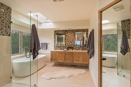 Luxurious and Fully Remodeled Master Bathroom