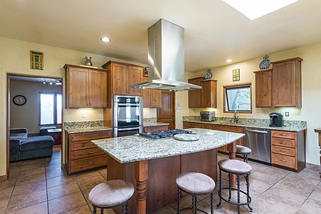 Gourmet Kitchen with Granite counter