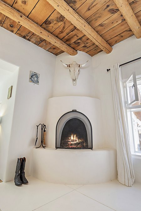 Corner Kiva Fireplace