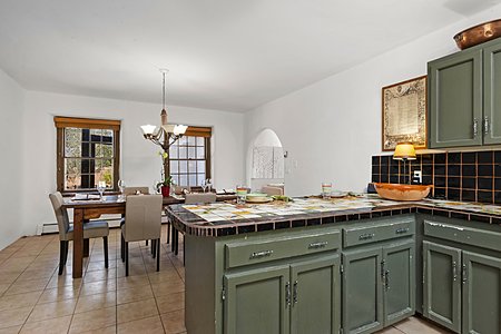 Easy entertaining in the open concept kitchen/dining