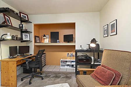 4th bedroom/office with separate entrance