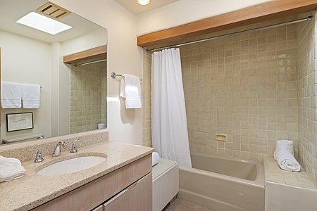 Second vanity and private tub/shower in upstairs master bath