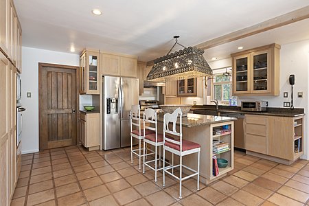 Open, bright kitchen has everything you need!