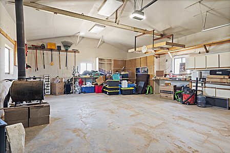 Huge Garage with Workshop