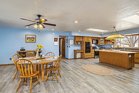 A open large Country Kitchen for entertaining and gatherings