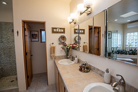 Double sink in Spa bath room off of owners bedroom suite