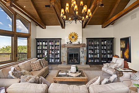 Living Room with Built-in Bookshelves 