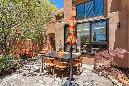 An ideal place for al fresco dining and entertaining!