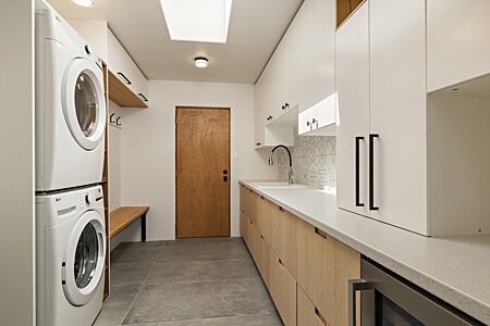 Large, fully equipped laundry room 