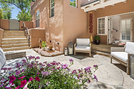 One of many pleasant outdoor areas In which to enjoy the fabulous Santa Fe Fresh air and climate