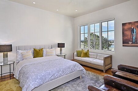 Bedroom Three with en-suite Bath plus Golf, Lake & Mountain Views 