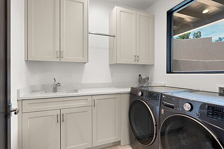 It’s a cheerful, laundry room!