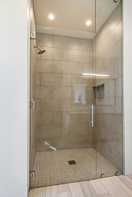 En-Suite Bathroom's Large Shower
