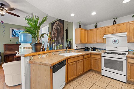 Kitchen offers lots of counters space