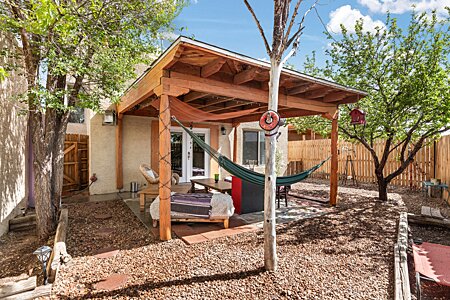 Lovely backyard Portal