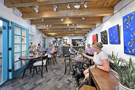 Wine & Beer Bar Dining Area