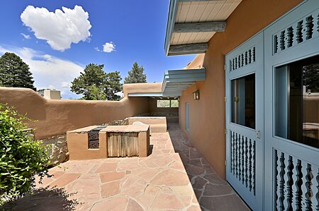 Sitting patio off kitchen