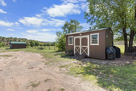 Lower property shed/shop