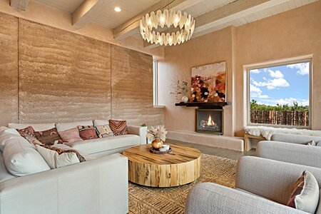 Look at the divine rammed earth walls!!